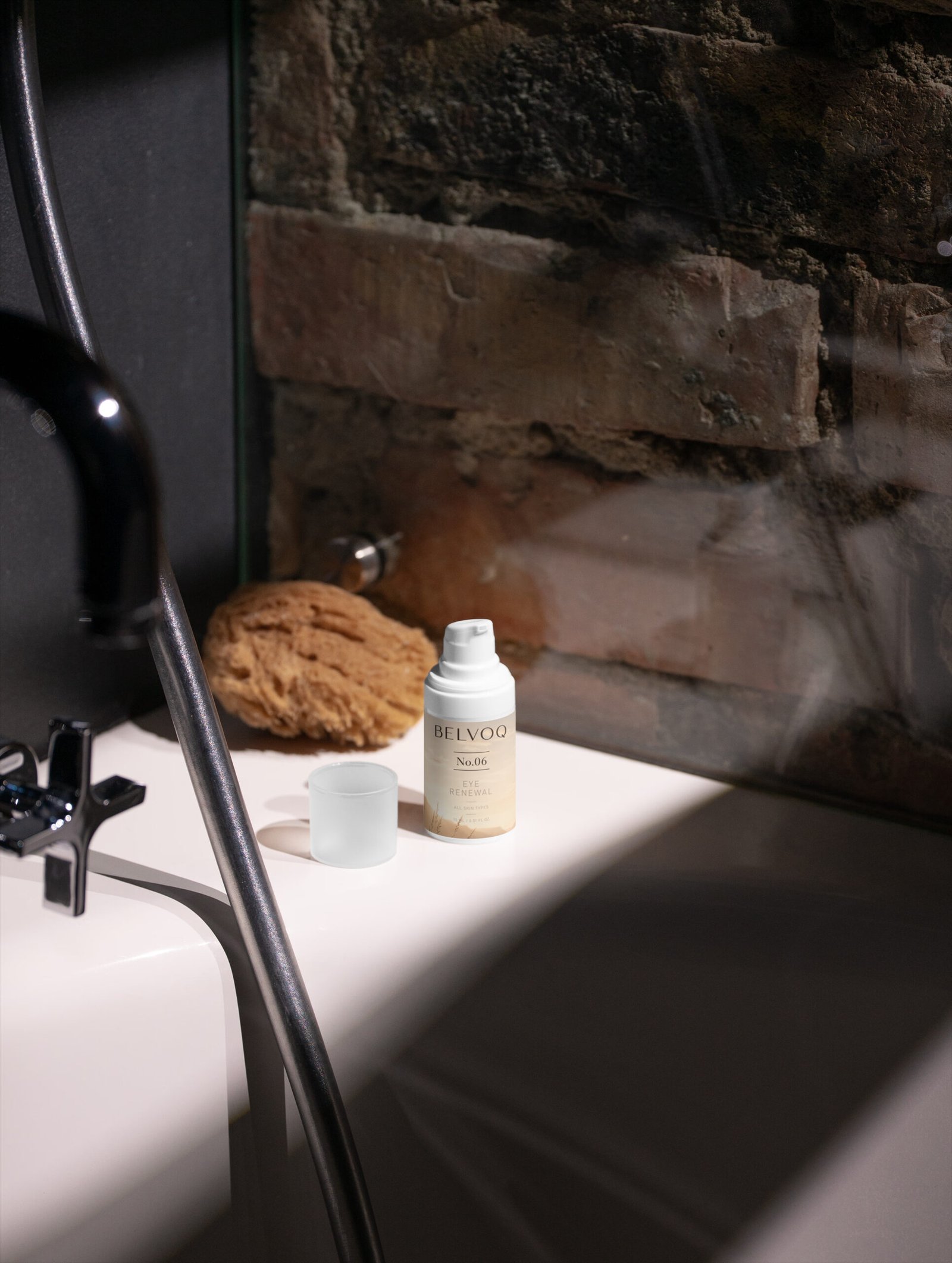 Belvoq No. 06, sunlit bath